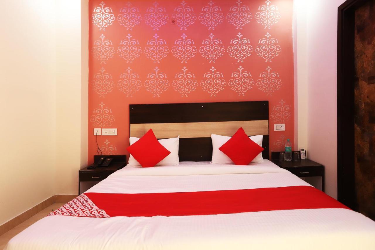 Oyo Flagship 42619 Diamond Key Hotel Delhi  Buitenkant foto