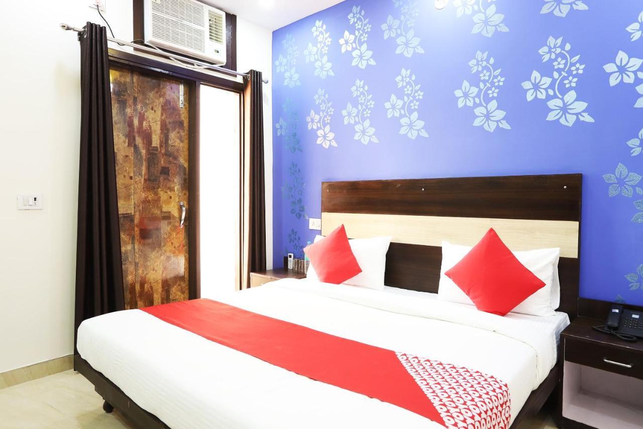 Oyo Flagship 42619 Diamond Key Hotel Delhi  Buitenkant foto