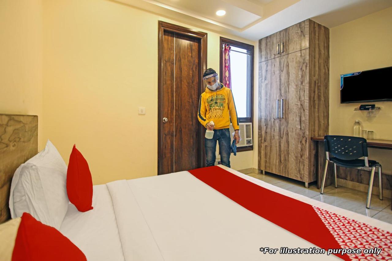Oyo Flagship 42619 Diamond Key Hotel Delhi  Buitenkant foto