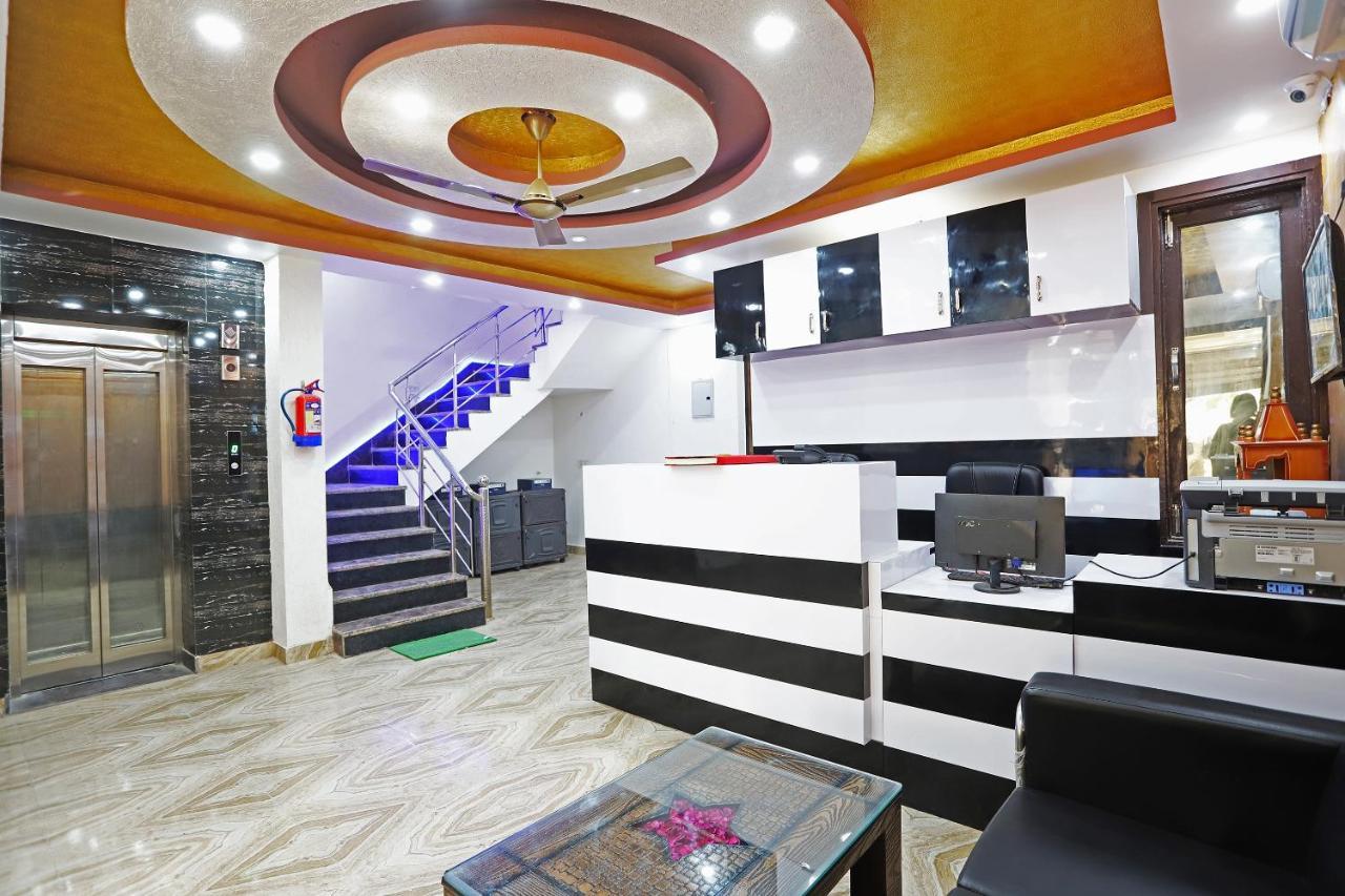 Oyo Flagship 42619 Diamond Key Hotel Delhi  Buitenkant foto