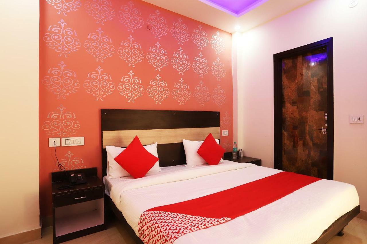 Oyo Flagship 42619 Diamond Key Hotel Delhi  Buitenkant foto